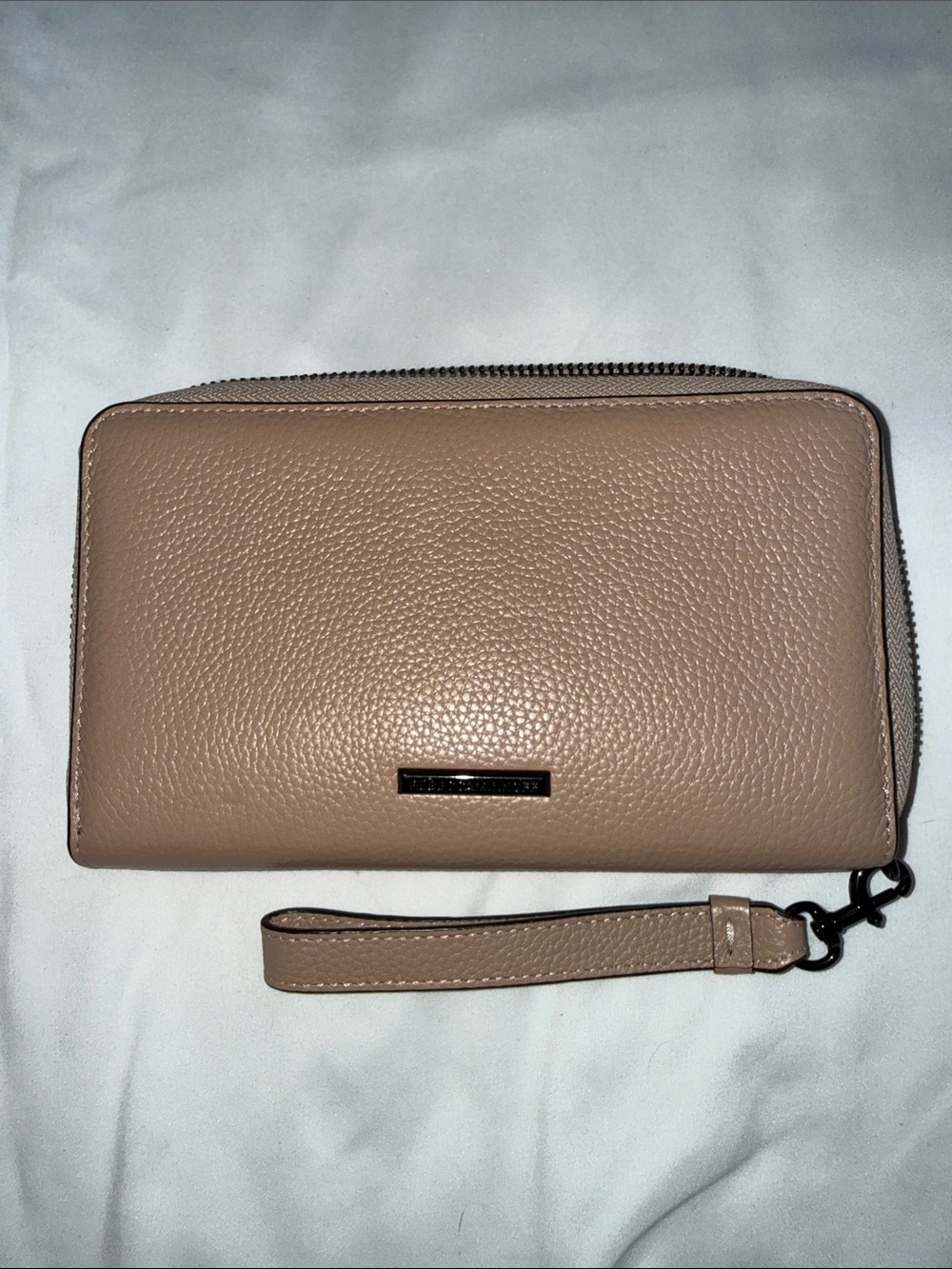 Rebecca Minkoff Avery Pebbled Leather Zip Around Wristlet Wallet Tan Gunmetal